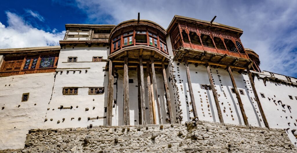 5 Days Luxury Hunza Honeymoon Tour Package - Skardu Hunza Tour